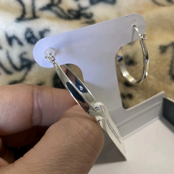 NWT And Now This Macys Silver Plated Hoop Earrings Sparkly - Picture 4 of 7